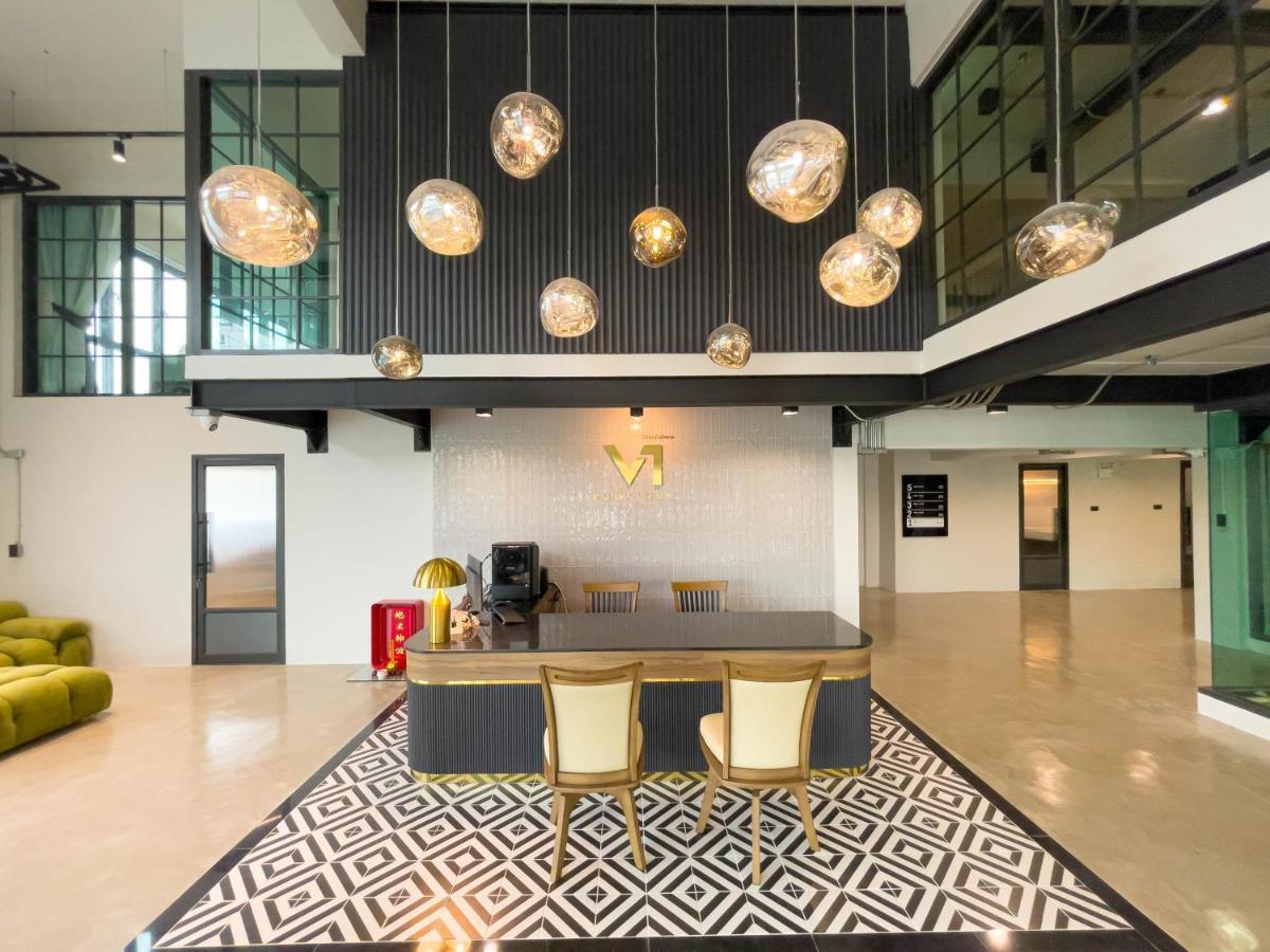 V1 Boutique Hotel Kanchanaburi Esterno foto