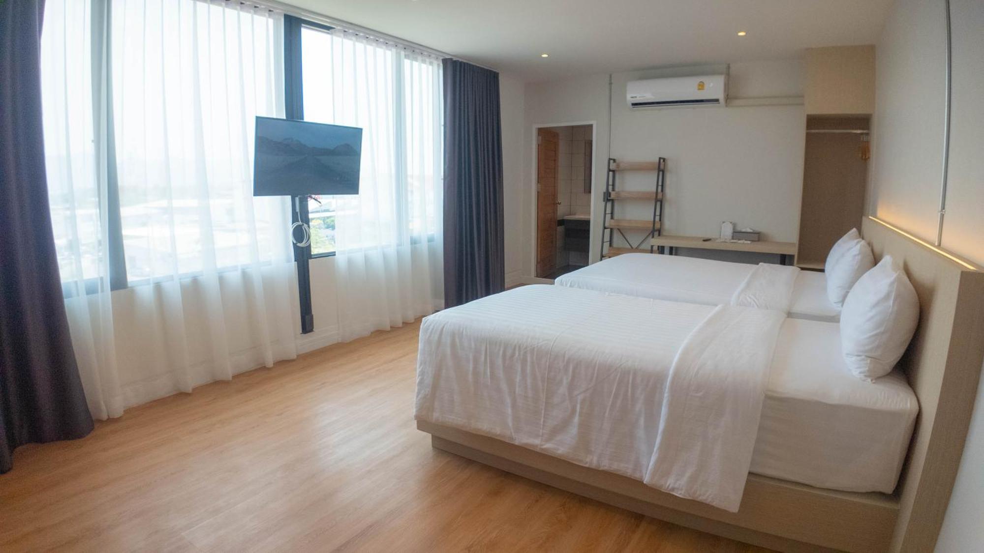 V1 Boutique Hotel Kanchanaburi Esterno foto