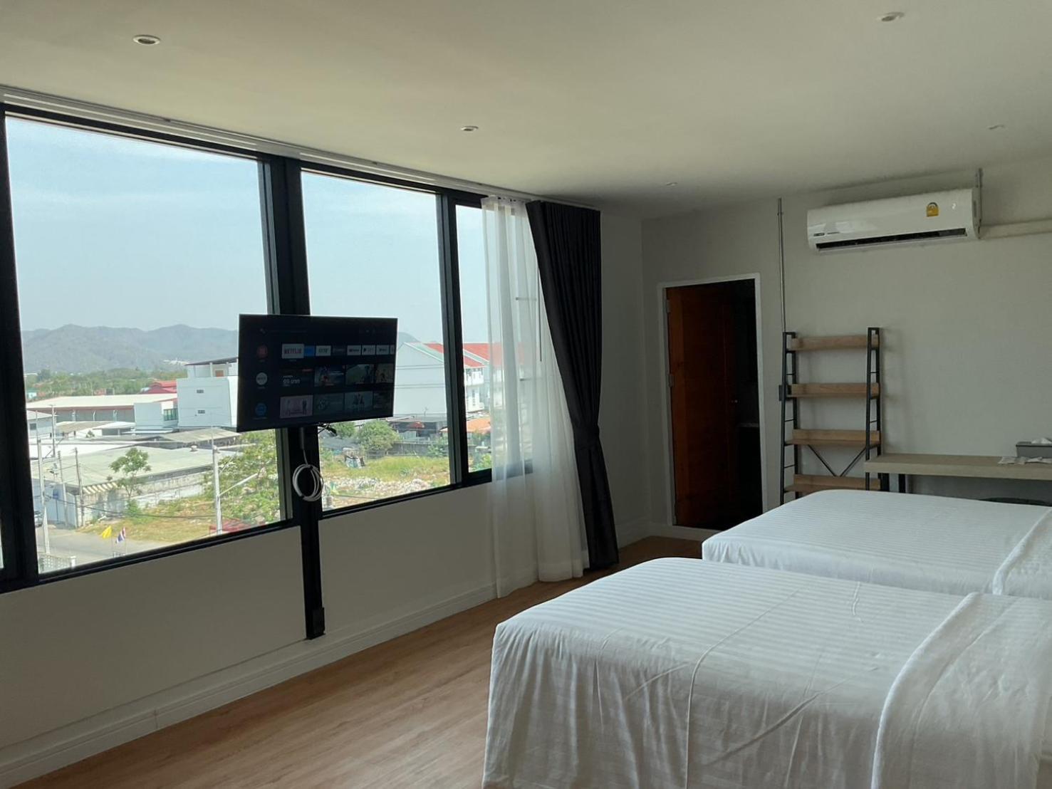 V1 Boutique Hotel Kanchanaburi Esterno foto